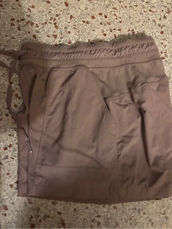Lululemon dance studio high rise short size 4 warm ash gray - Image 10