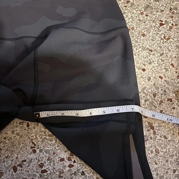 Alo high waist vapor biker short small - Image 8