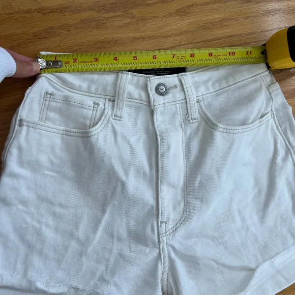 Hollister Women’s Ultra High Rise Mom Shorts White Cuffed W‎ 23 00 - Image 7