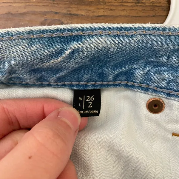 Abercrombie & Fitch women’s denim‎ shorts — 26” waist - Image 6