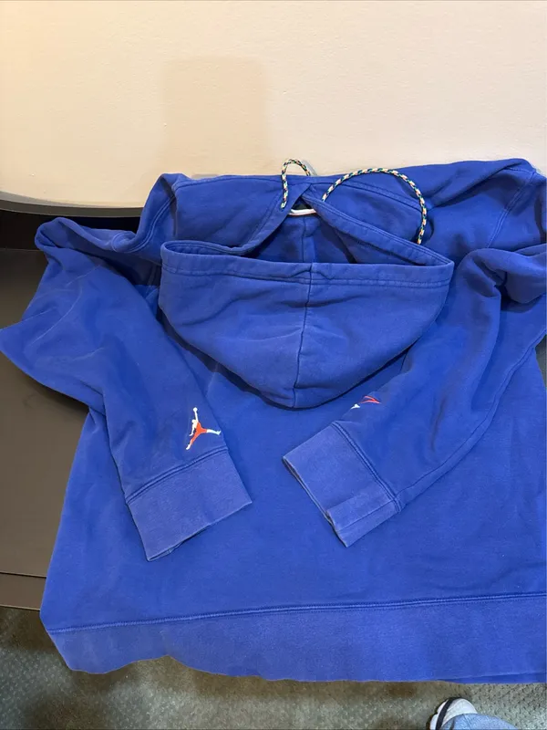 Vintage Air Jordan Blue Hoodie Size Medium Ck 9567–455 - Image 3