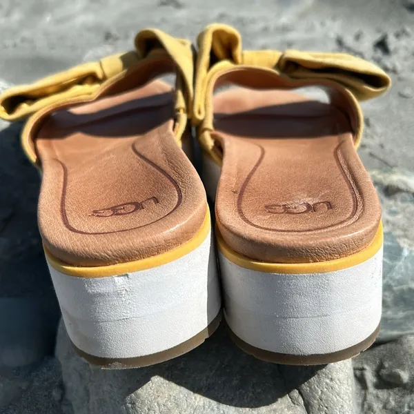 UGG Yellow Bow Platform Sandals Size 6.5 - Image 5