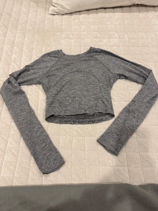 Lululemon Swiftly Tech Cropped Long-Sleeve Shirt 2.0 Slate / White - Image 3