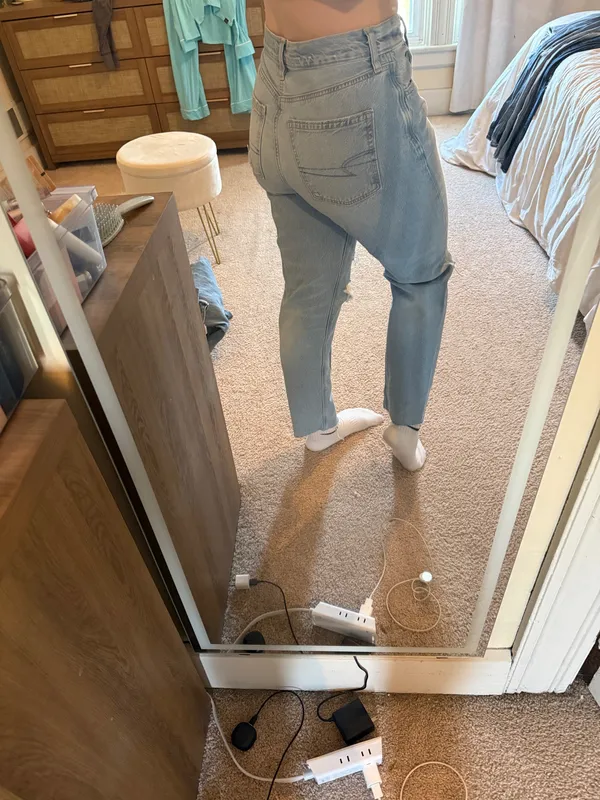 American Eagle Mom Jean Size 6 - Image 3