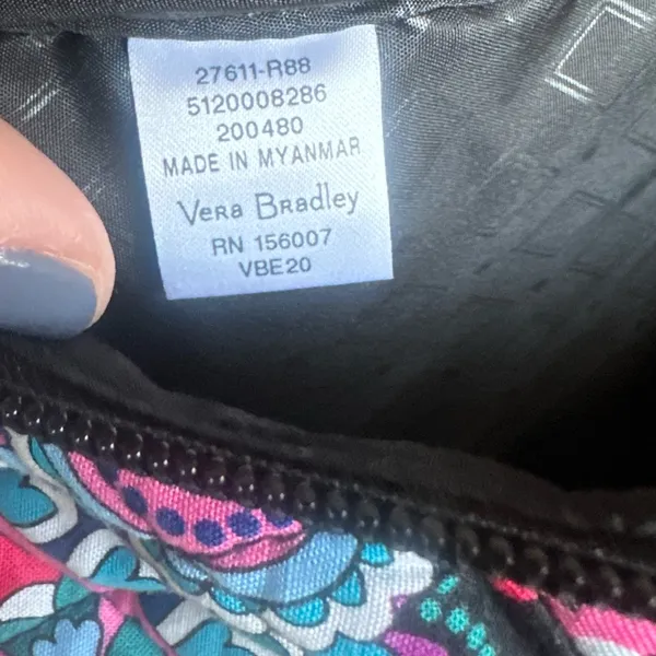 NWOT Vera Bradley Essential Compact Quilted Sling Bag Backpack - Image 8