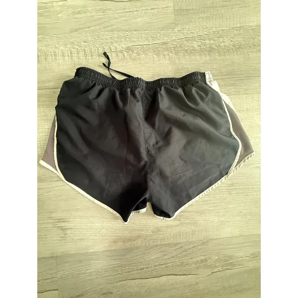 Nike dri fit athletic shorts small - Image 2