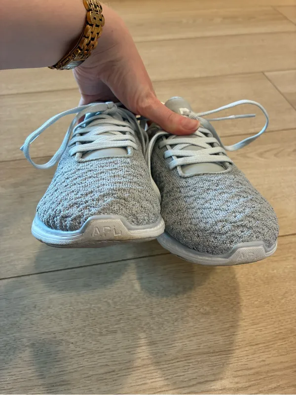 APL Women’s Techloom Phantom Gray Knit Sneaker Size 6.5 - Image 5