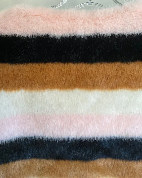 Forever 21 Faux Fur Coat - Image 4