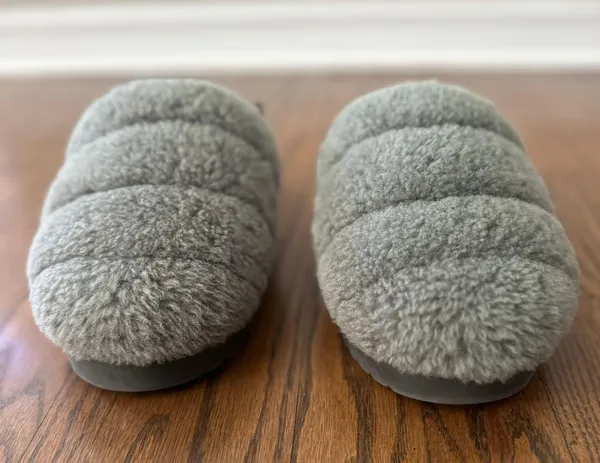 UGG Super Fluff Slipper With Strap - Image 5