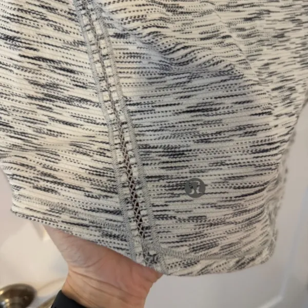 lululemon workout shirt - Image 5