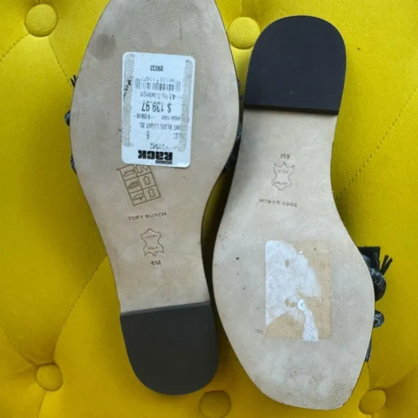 TORY BURCH Gray Leather Straw Flat Shoes Sandals Size 6 - Image 5