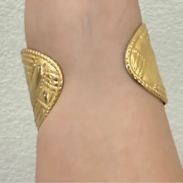 Vintage AVON Moroccan Weave Wide Cuff Chunky Statement Gold Tone Bangle Bracelet - Image 3