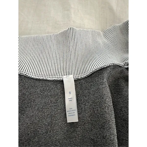 Astoria Activewear Women’s Small Cropped Zip Up Long Sleeve New NWT - Image 4