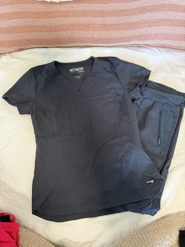Grey's Anatomy Scrubs - Image 2