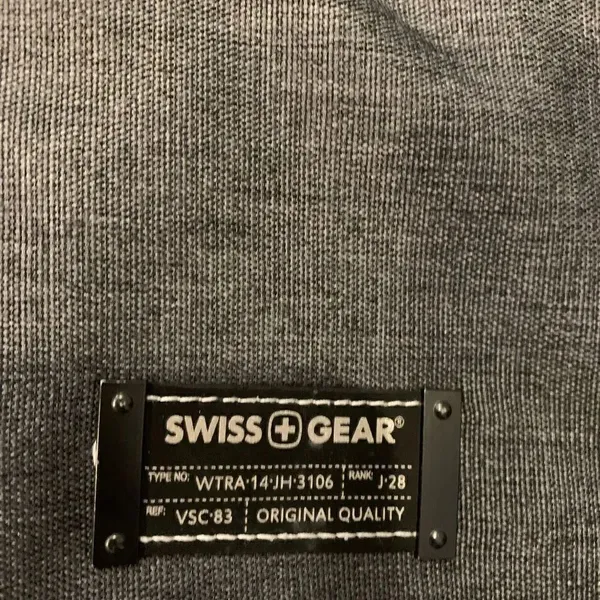 Swiss Gear Messenger / Laptop Bag. Adjustable strap Shoulder Pad - Image 2