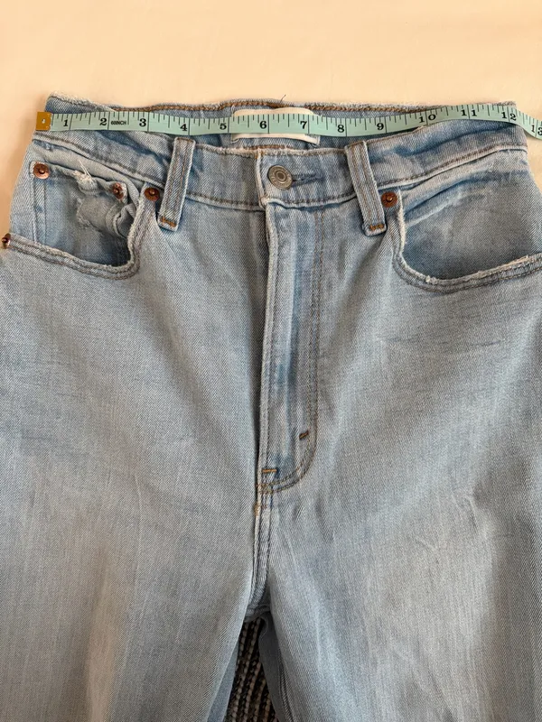 Abercrombie & Fitch Curve Love Ultra High Rise Ankle Straight Jeans - Image 11