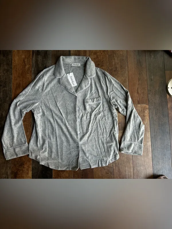 amika Heathered Gray Long-Sleeve Pajama Top & Drawstring Shorts xl - Image 4