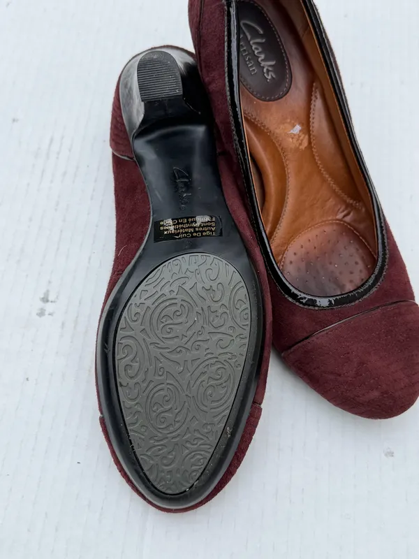 Clarks Burgundy Suede Pumps Women’s Mid Heel Classic Comfort Dress Shoes - Image 4