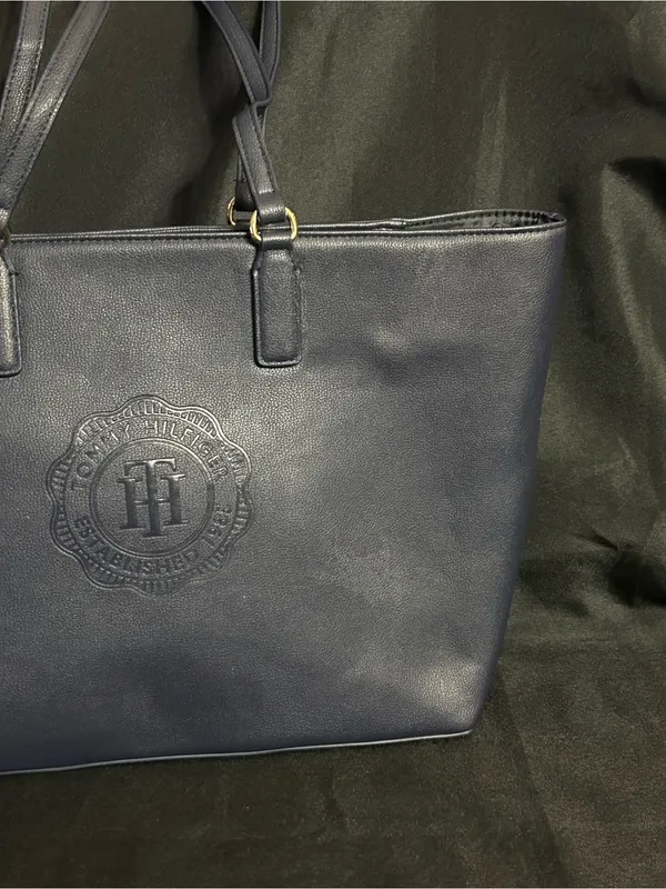 Tommy Hilfiger Dark Blue Embossed Logo Tote Handbag Purse NWT - Image 2