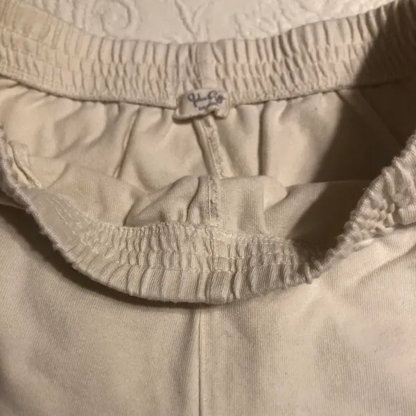 Brandy Melville Sweatshorts - Image 5