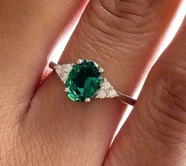 Ladies’s Stainless Steel Silver Oval Gemstone Ring Size 7 Green - Image 2