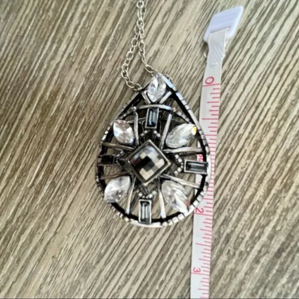 Long silver tone rhinestone pendant necklace - Image 7