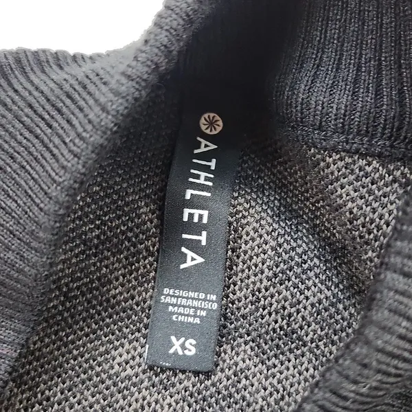 Athleta Women Jacquard Crew‎ Sweater in Frosted Floral Black And Tan Extra Small - Image 9