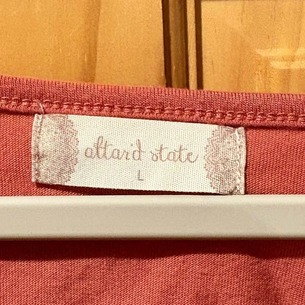 Altar'd State women’s boho Tunic with a "V-cutout back with lace. Size L - Image 3