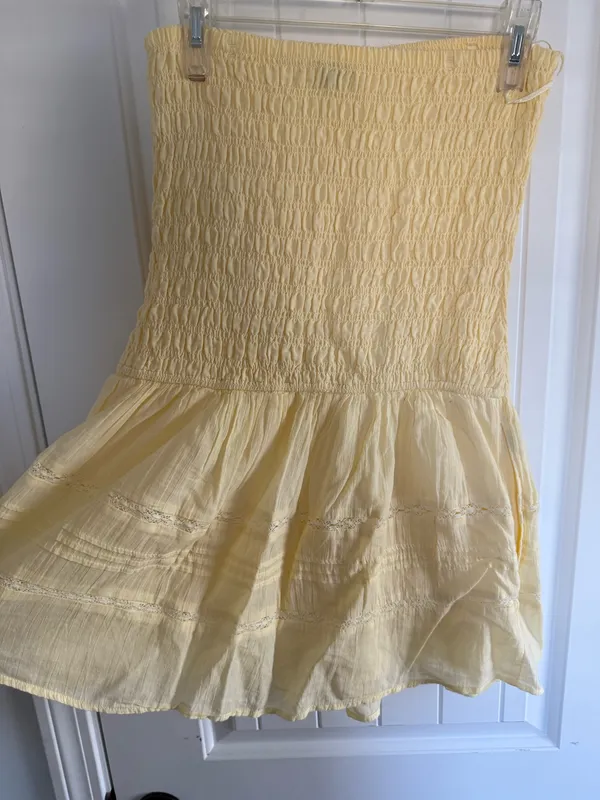 Hollister Yellow Mini Dress - Image 3