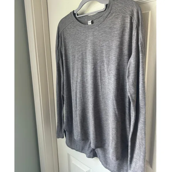 Under Armour Gray Long Sleeved Tee - Medium - Image 3
