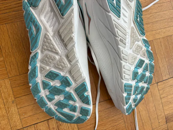 Hokas Arahi 7 - Image 5