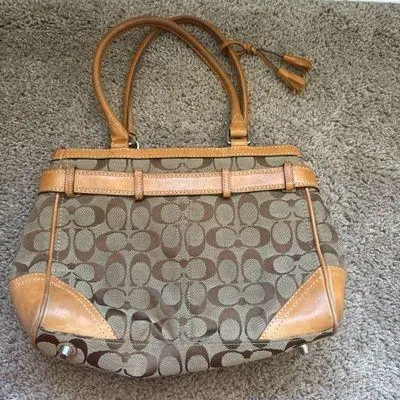 Vintage Coach Hampton Shoulder Bag - Image 2