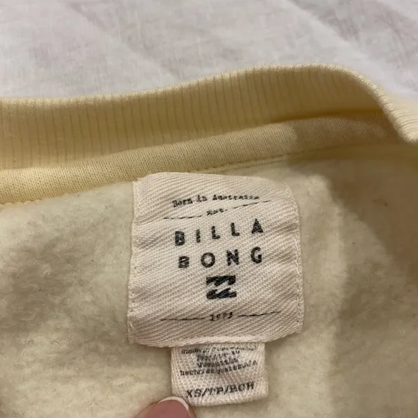 Billabong woman’s yellow crewneck - Image 4