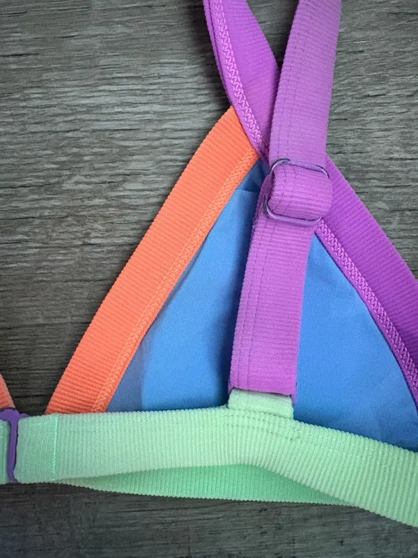 NWOT ONEONE Swimwear Colorblock Kameron Top in Sz M - Image 4