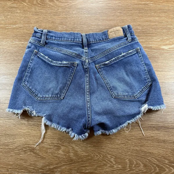 Abercrombie & Fitch Women's High Rise Distressed Denim Shorts Size 6 28 - Image 8