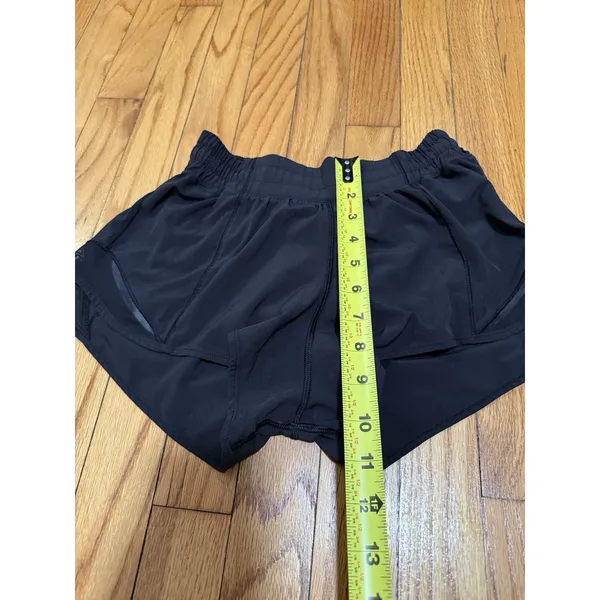 Lululemon Hotty Hot Short II *2.5" Black Size 4 - Image 5
