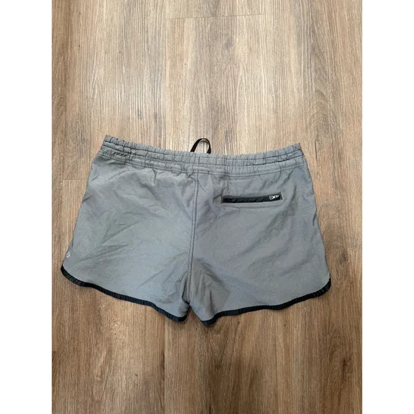 Lululemon Women's‎ Varsity Short Color Black Stretch size 10 Pocket - Image 2