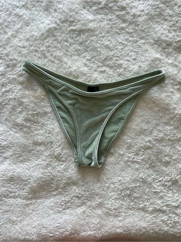 Triangl Aimee Velvet Bikini Top XL Bottom S - Image 6