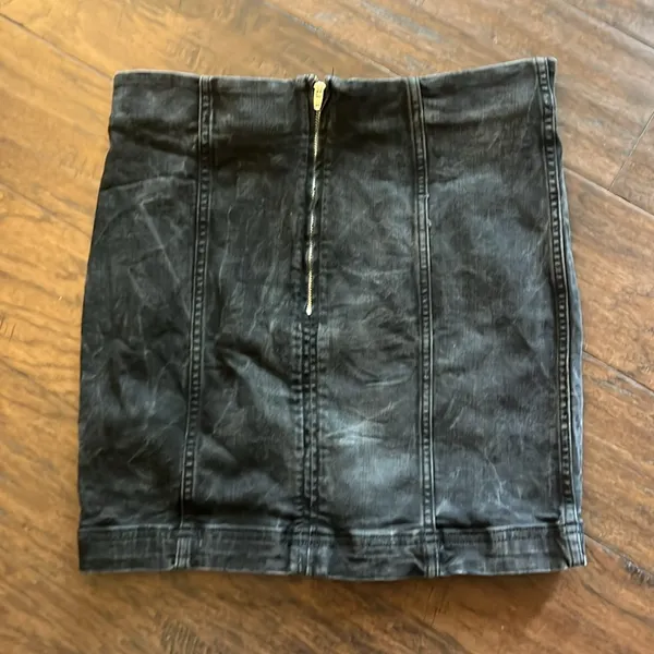 Free People Black Distressed Denim Skirt 12 GUC - Image 3