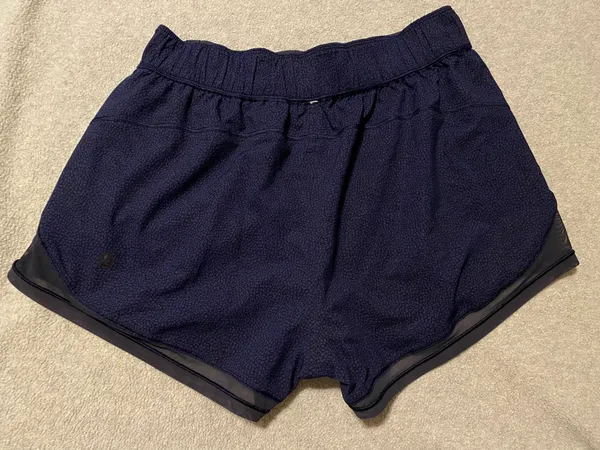 Lululemon Two With One Short Mid Rise 3” Size 6 Midnight Navy Chakra Print - Image 5