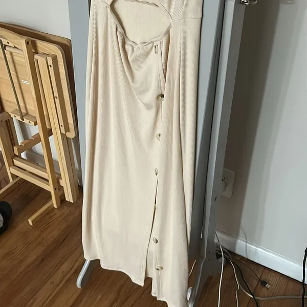 Amazon Nude Cutout Knotted Midi Dress size Large - Image 6