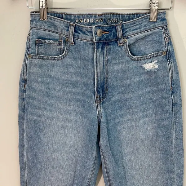 American Eagle Womens Mom Straight‎ Jeans Distressed Light Wash Blue Size 2 Reg - Image 2