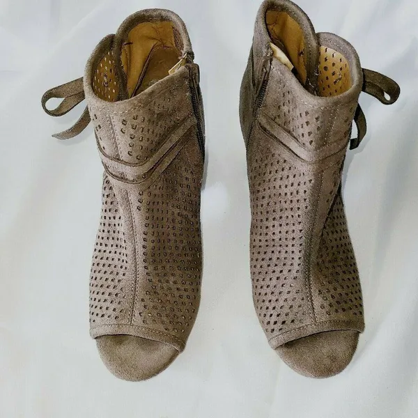 Altar'd‎ State Perforated Shoe Bootie Size 7 - Image 3