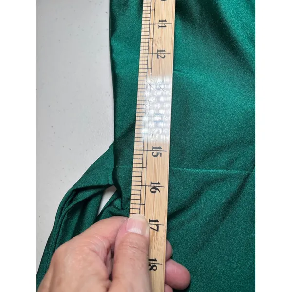 Cinderella Divine NWT Emerald Green One-Shoulder Gown Size M Formal Maxi‎ - Image 10