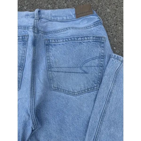 American Eagle Women's 90s Straight Leg Light Wash Faded Jeans SZ 4‎ - Image 10