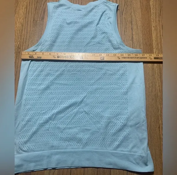 Lululemon Breeze By Muscle Tank - Image 4