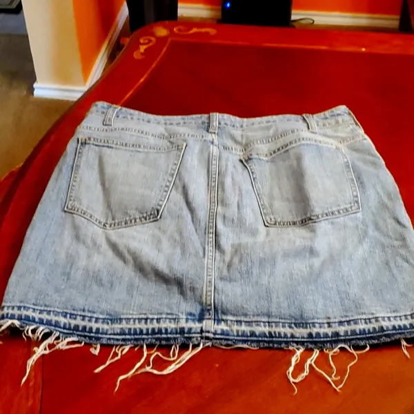 Old Navy Distressed Navy Denim Mini Skirt Size 12 - Image 5