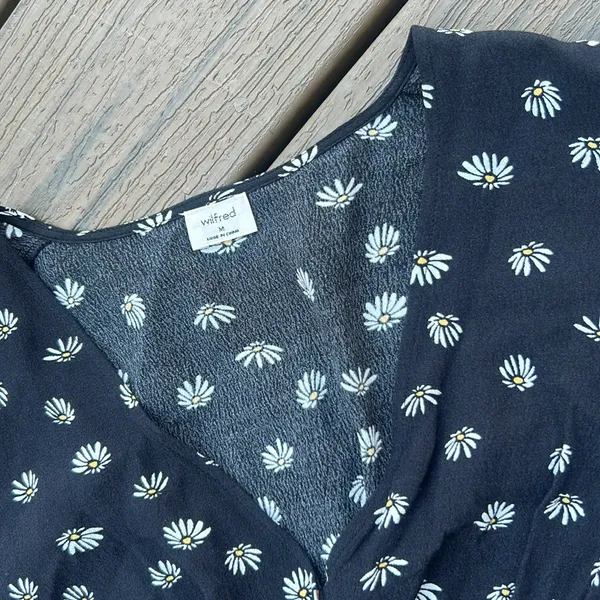 Aritzia‎ Wilfred Daisy Long Sleeve Top - Image 8