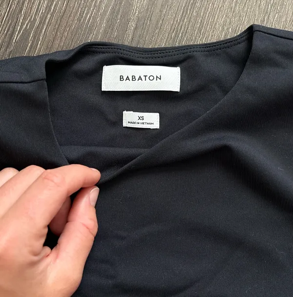 Aritzia Babaton Contour Long Sleeve - Image 2