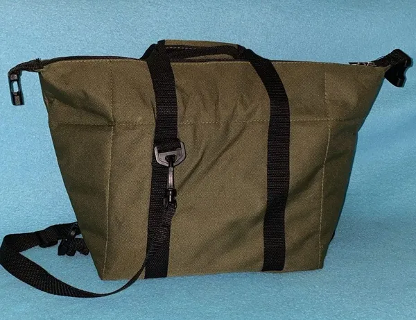 MACY’S insulated tote lunch bag olive green adjustable removable shoulder strap - Image 2